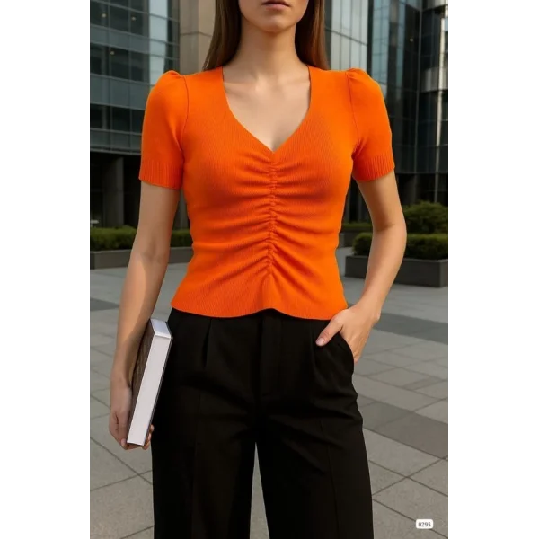 Kadın V Yaka Önü Büzgü Detaylı Triko Bluz