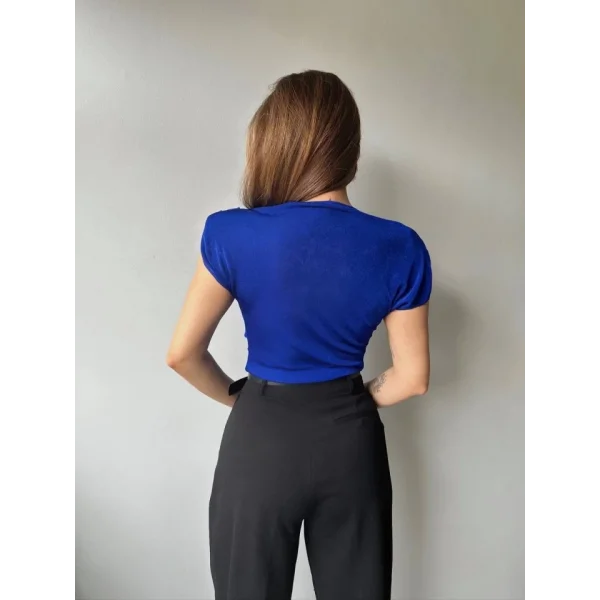 Kadın V Yaka Vatka Detay Kolsuz Dökümlü Bluz