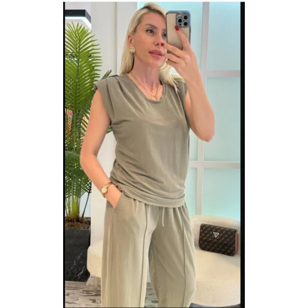 Kadın Vatkalı Düşük Kol Rahat Kesim İkili Takım
