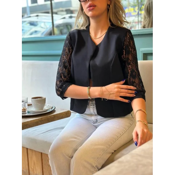 Kadın Yarım Dantel Kollu önü Açık Kısa Atlas Ceket