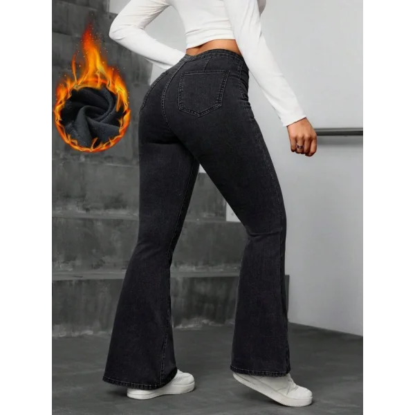 Kadın Yüksek Bel Tek Düğmeli Paçaya Doğru Genişleyen Kot Pantolon