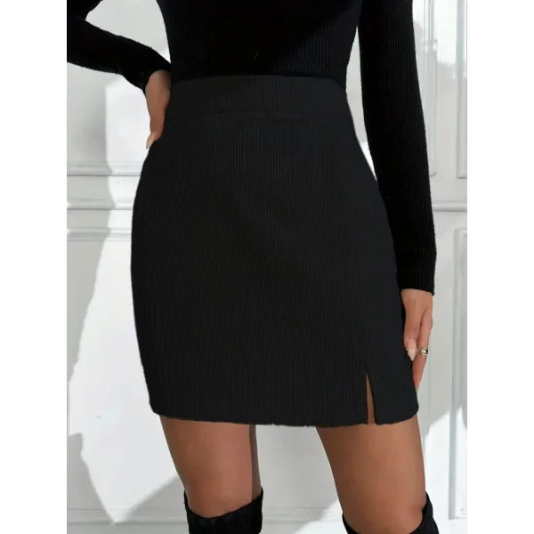 Kadın Yüksek Bel Yandan Yırtmaçlı Kısa Kadife Etek