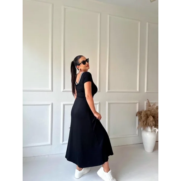 Kadın Yuvarlak Ribana Yaka Beyaz Yırtmaç Detaylı Viskon Tam Boy Elbise