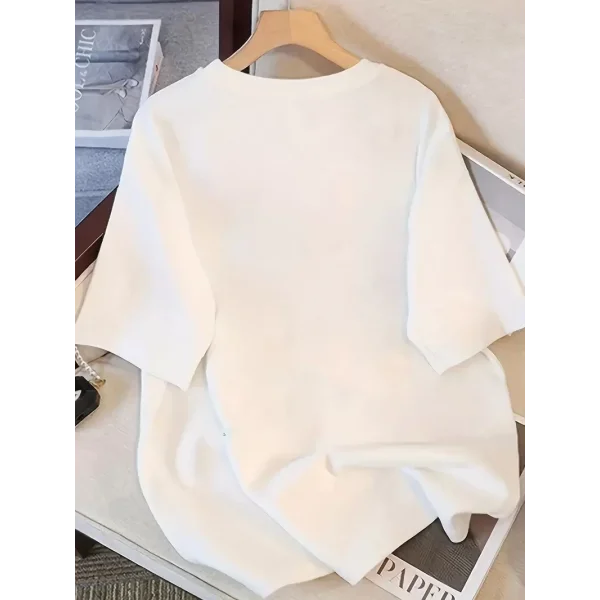 Kadınlar için Şık Siyah Kedi Grafik Tişört - Oversize Kısa Kollu Üst, Nefes Alabilir Polyester Karışımı, Makinede Yıkanabilir - Mükemmel Yaz Modası - Beyaz