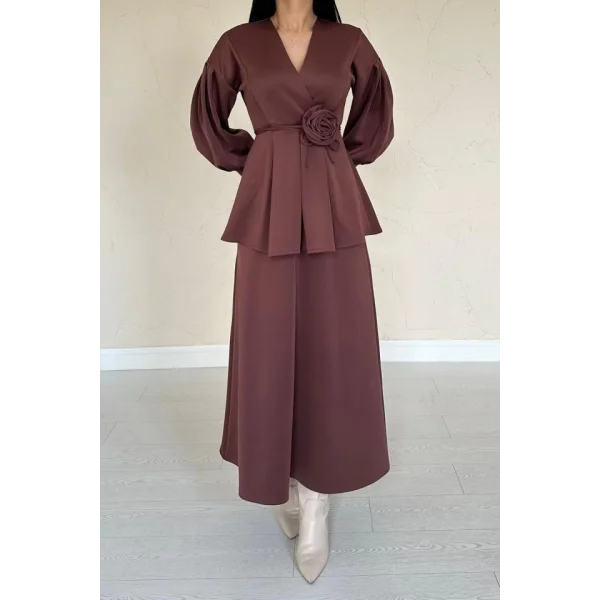 Kahverengi Gül Detaylı Takım