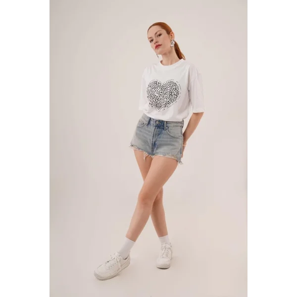 Kalp Baskılı Crop Beyaz Tişört
