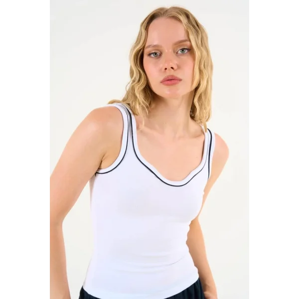 Kalp Yaka Atlet - Beyaz-Siyah