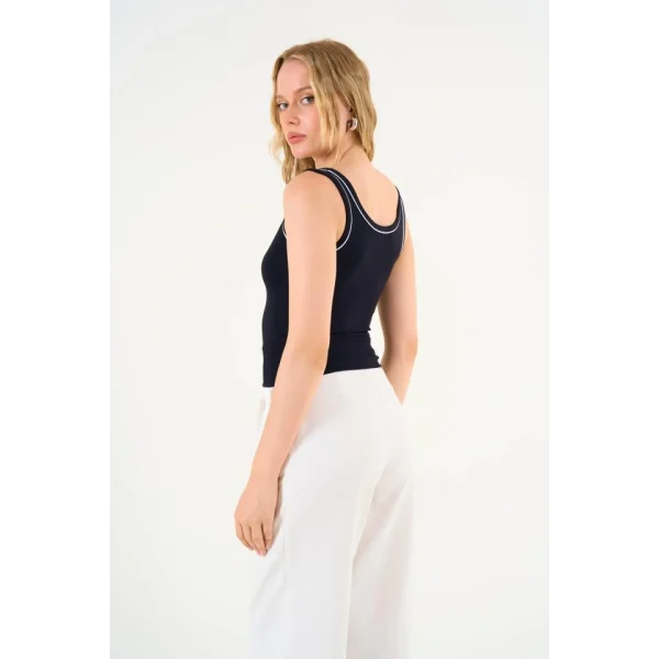 Kalp Yaka Atlet - Siyah-Beyaz