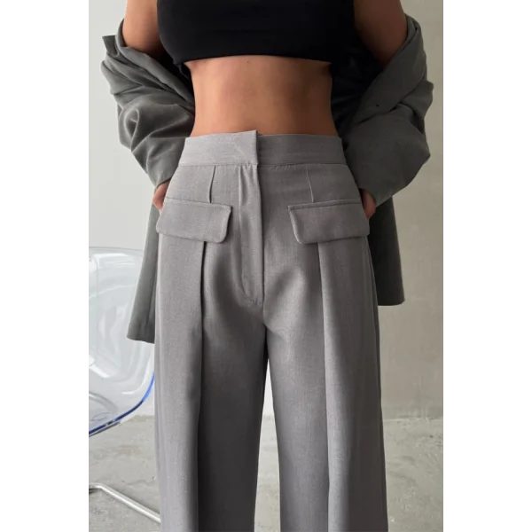KAPALI GENİŞ PİLE CEP KAPAK DETAYLI PANTOLON - Gri