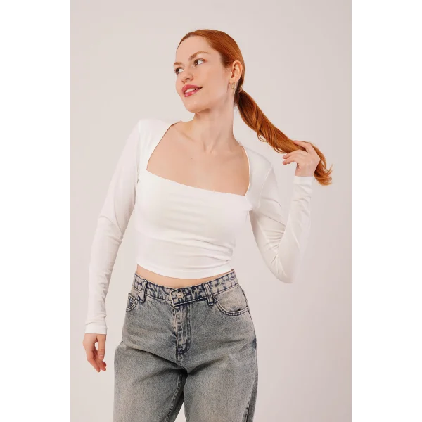 Kare Yaka Basic Beyaz Bluz