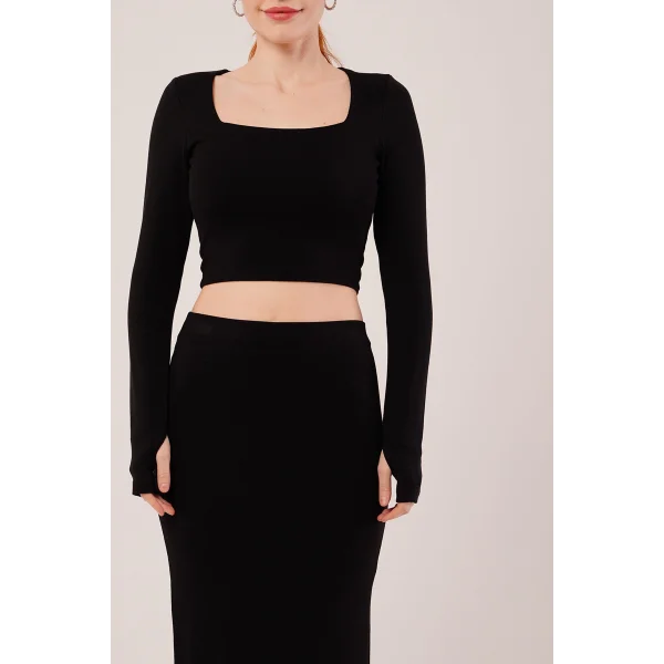 Kare Yaka Bluz Ve Yırtmaç Detaylı Etek İkili iyah Takım