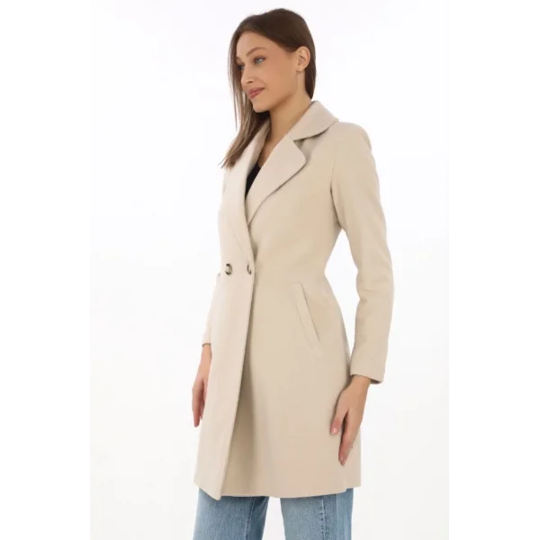 Kaşe Kaban – Siyah Yünlü Dokuma, Kruvaze Yaka, Astarlı, Cepli, Kuşaklı Uzun Boy Tesettür Uyumlu Kışlık Şık Kaban - Bej