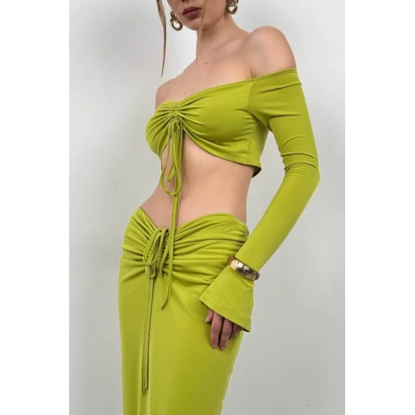 Kayık Yaka Asansörlü Bluz