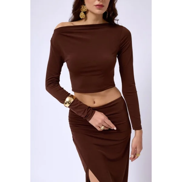 Kayık Yaka Uzun Kol Bluz