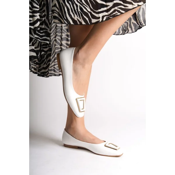 KAYLEE Bağcıksız Ortopedik Rahat Taban Toka Detaylı Kadın Babet Ayakkabı CKT - Beyaz