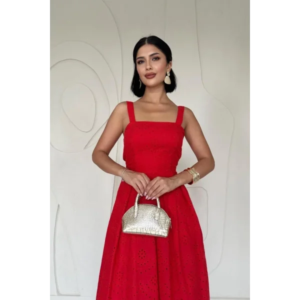 Kırmızı Askılı Aparatlı Brode Elbise