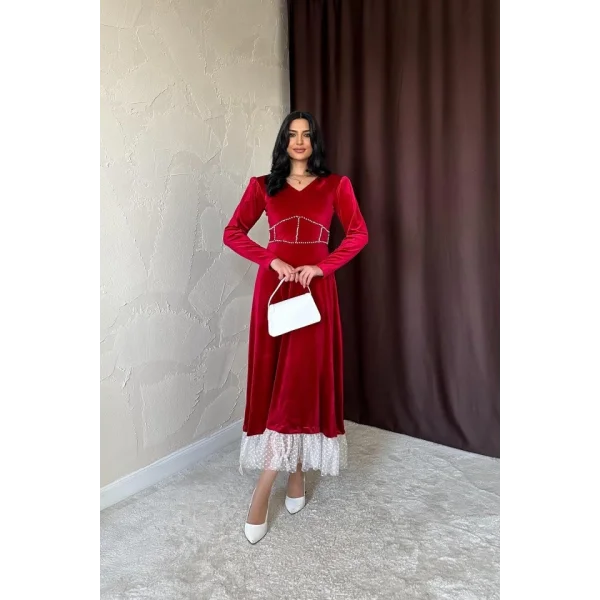 Kırmızı İnci Aksesuarlı Kadife Elbise