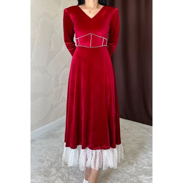 Kırmızı İnci Aksesuarlı Kadife Elbise