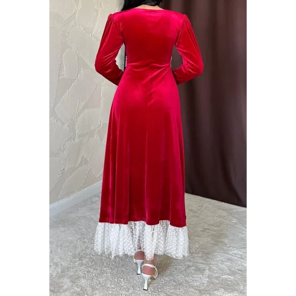 Kırmızı İnci Aksesuarlı Kadife Elbise