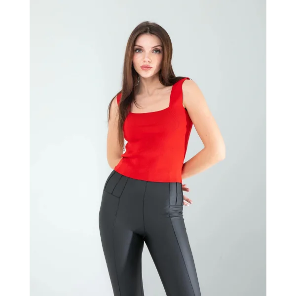 Kırmızı Kare Yaka Kalın Askı Triko Crop Bluz