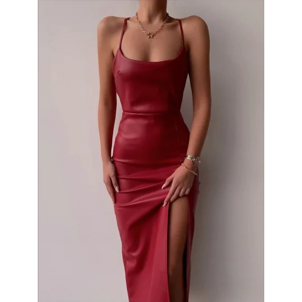 Kırmızı Sırt Dekolteli Deri Elbise