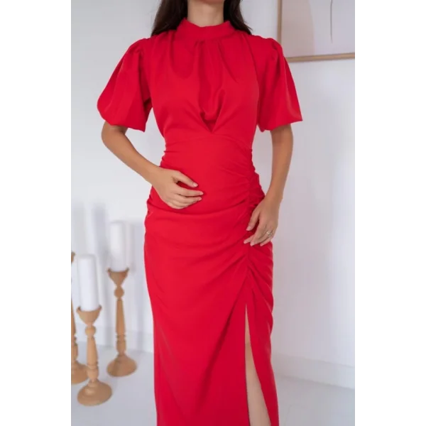 Kırmızı Yırtmaçlı Class Elbise