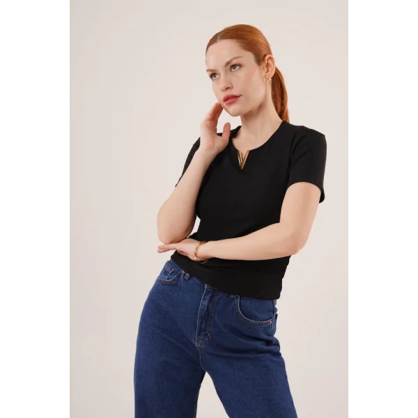 Kısa Kollu Yaka Detaylı Kaşkorse iyah Bluz