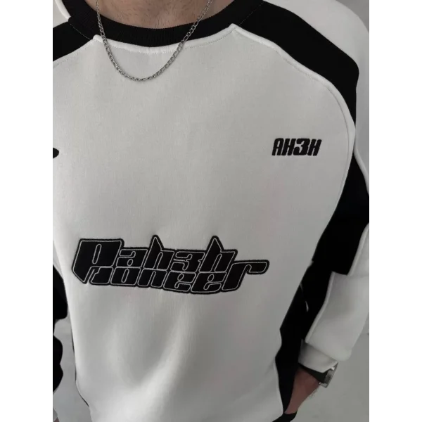 Kışlık Nakış İşlemeli Bisiklet Yaka Parçalı SweatShirt - Beyaz