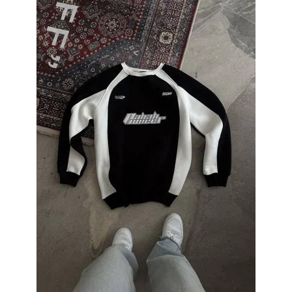 Kışlık Nakış İşlemeli Bisiklet Yaka Parçalı SweatShirt - Siyah
