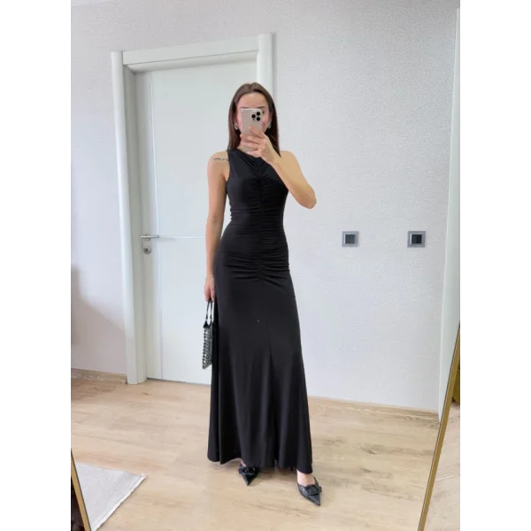 Kolsuz Büzgülü Uzun Elbise - Siyah