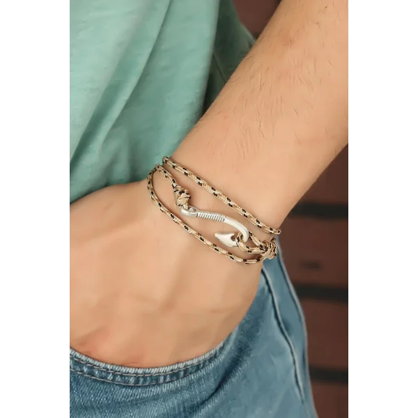 Krem Renk Çizgi Desenli Metal Kancalı Erkek Bileklik