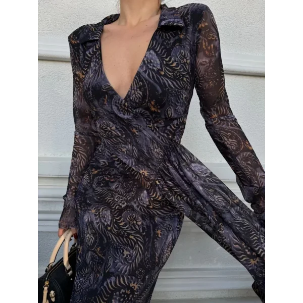 Kruvaze V yaka, fırfırlı ve bağcıklı Desenli Bluz ve Midi Etek Takım - Siyah