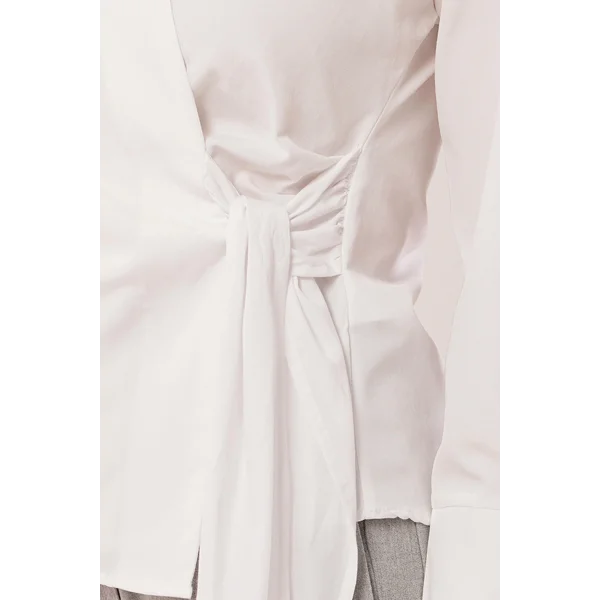 Kruvaze Yaka Yandan Bağlama Detaylı Beyaz Gömlek