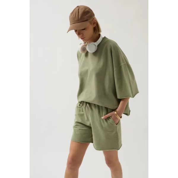 Lazer Kesim Bağcık Detay Şort