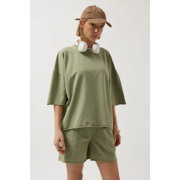 Lazer Kesim Bağcık Detay Şort