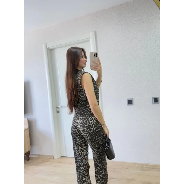 Leopar Desenli Düğmeli Bluzlu Pantolon İkili Takım -Leopar