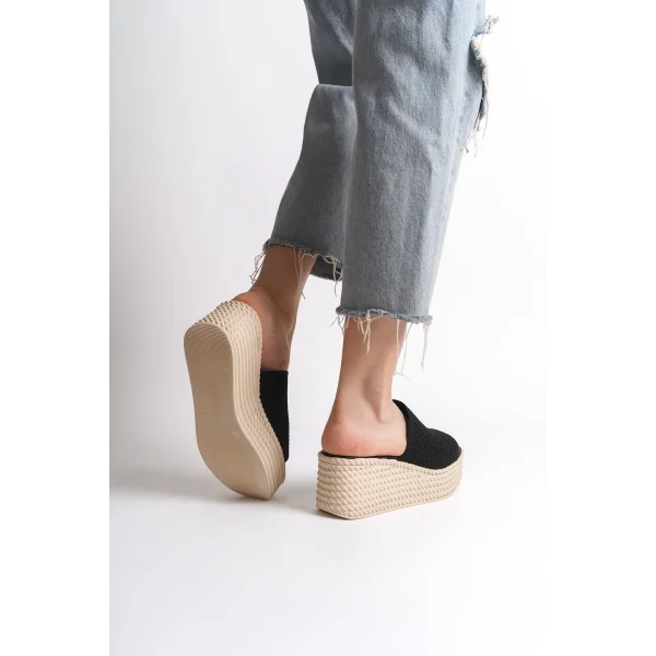 MARLA Dolgu Topuklu Ortopedik Taban Hasır Görünümlü Triko Kadın Terlik  TKT - Siyah