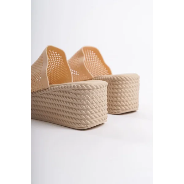 MARLA Dolgu Topuklu Ortopedik Taban Hasır Görünümlü Triko Kadın Terlik  TKT - Ten