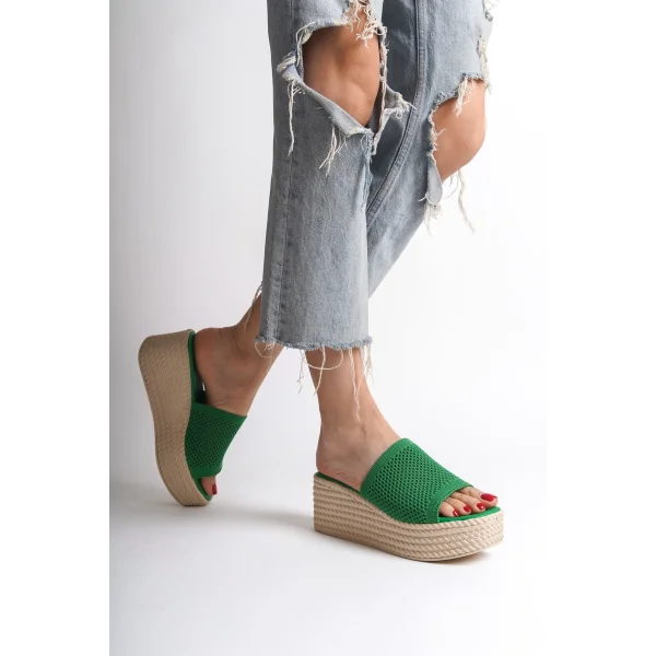 MARLA Dolgu Topuklu Ortopedik Taban Hasır Görünümlü Triko Kadın Terlik  TKT - Yeşil