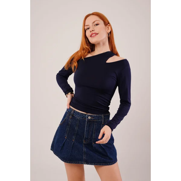 Omuz Dekolte Detaylı acivert Bluz