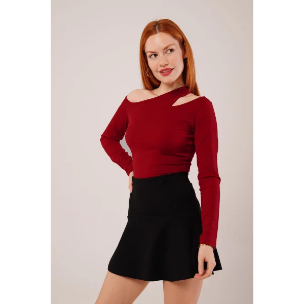 Omuz Dekolte Detaylı Bordo Bluz