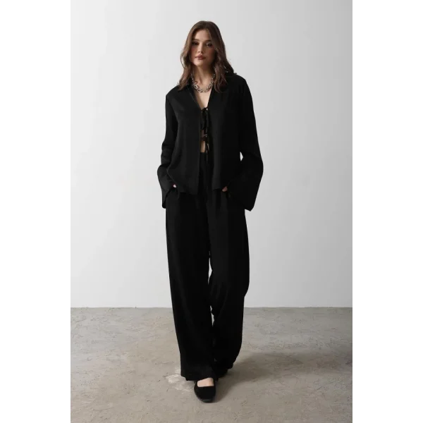 Önden Biyeli Bluz Ve Pantolon Takım  iyah