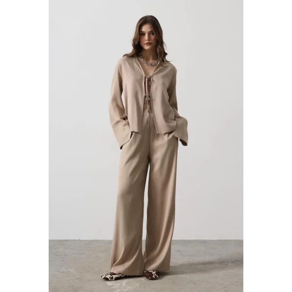 Önden Biyeli Bluz Ve Pantolon Takım  Vizon