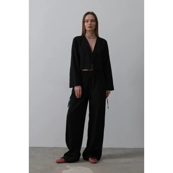 Önü Bağlamalı Crop Takım - Siyah