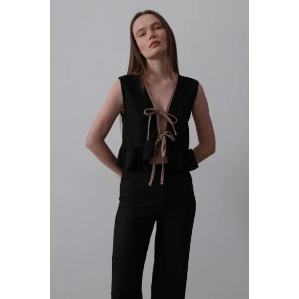 Önü Bağlamalı Volanlı Örme Takım - Siyah