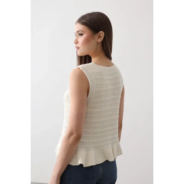 Önü Bağlamalı Yelek  Ekru