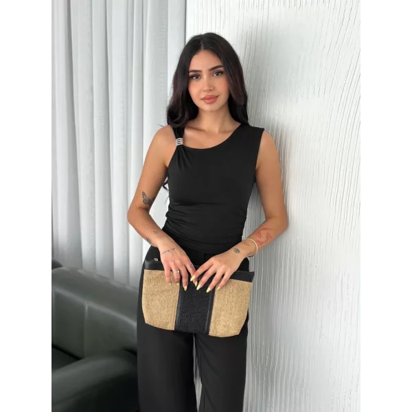 Osy Modal Yumuşak Dokulu Kumaş Bisiklet Yaka Kadın Sıfır Kol Bluz Omuz Toka Aksesuar Detaylı - Siyah