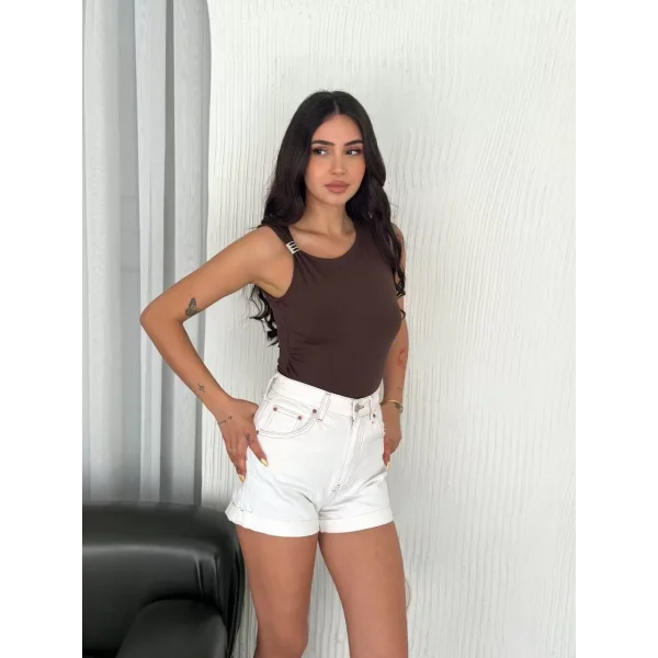 Osy Modal Yumuşak Dokulu Kumaş Bisiklet Yaka Kadın Sıfır Kol Bluz Omuz Toka Aksesuar Detaylı - Kahverengi