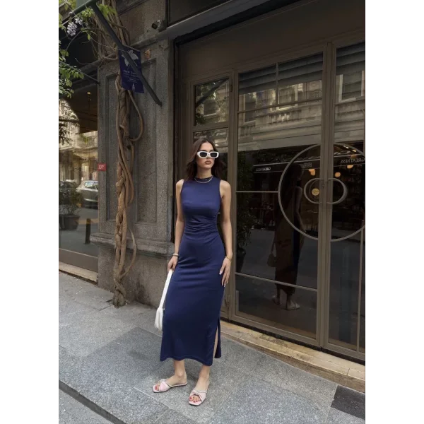 Osy Modal Yumuşak Dokulu Kumaş Bisiklet Yaka Sıfır Kolsuz Yırtmaçlı Uzun Elbise - Mavi