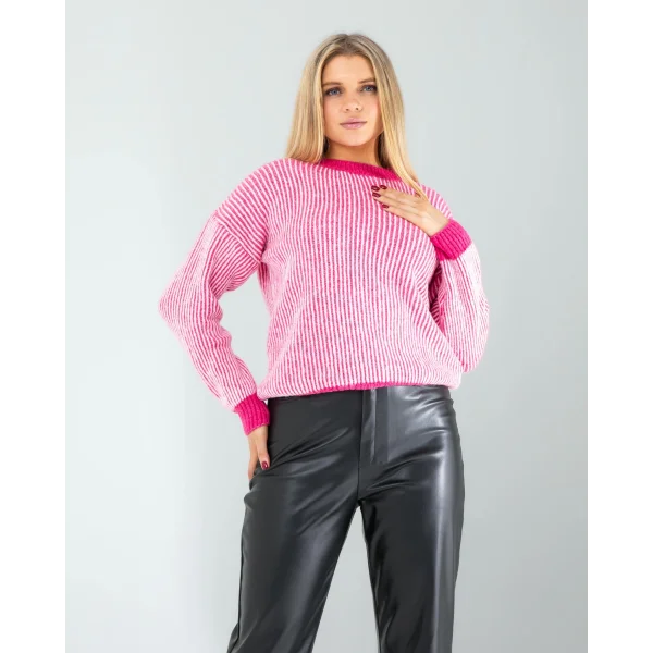 Pembe Çizgili Beyaz Yakalı Triko Kazak